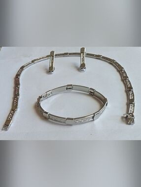 Source Unknown Silver Tone Bracelet and Necklace Set